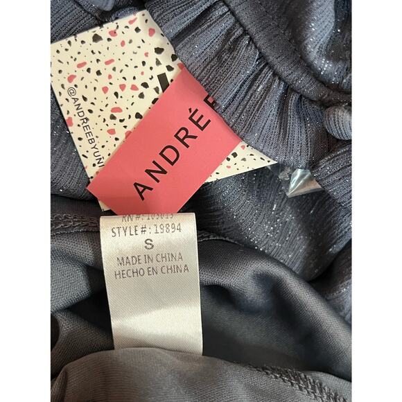 Andree by unit Dream Of The Day Charcoal Gray Blouse size Small - Picture 9 of 10